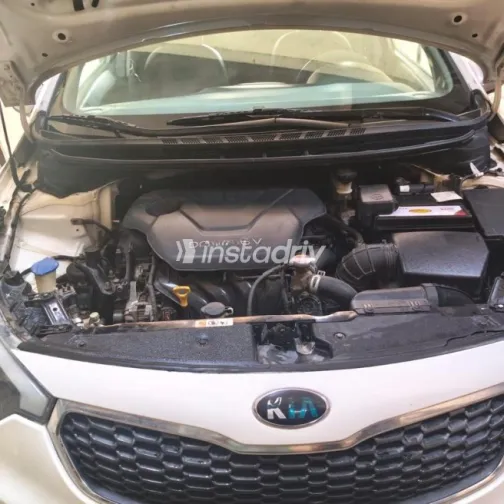 Kia Cerato 2016 White Automatic Used for Sale in Cairo - 8