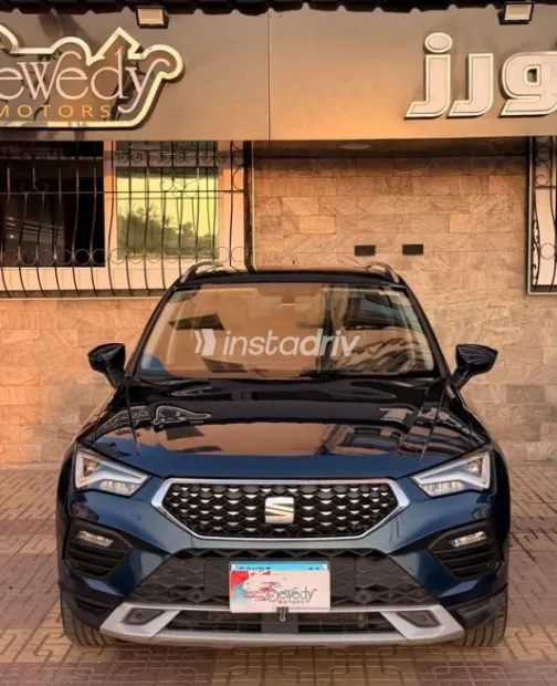 Seat Ateca 2023 Dark Blue Automatic Used for Sale in Damietta - 2