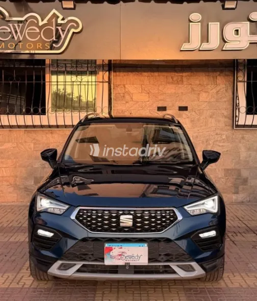 Seat Ateca 2023 Dark Blue Automatic Used for Sale in Damietta - 4