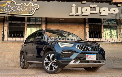 Seat Ateca 2023 Dark Blue Automatic Used for Sale in Damietta - 5