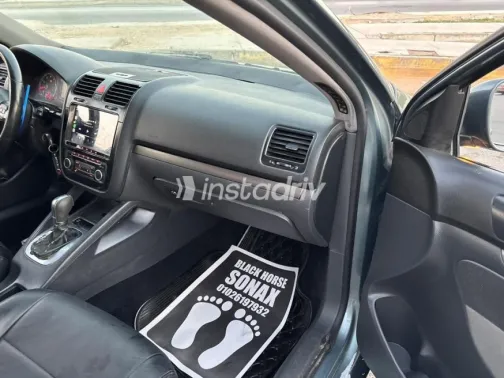 Volkswagen Jetta 2007 Gray Automatic Used for Sale in Heliopolis - 9