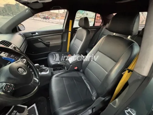 Volkswagen Jetta 2007 Gray Automatic Used for Sale in Heliopolis - 10