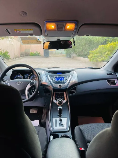 Hyundai Avante 2012 White Automatic Used for Sale in Greater Cairo ( Cairo + Giza) - 9