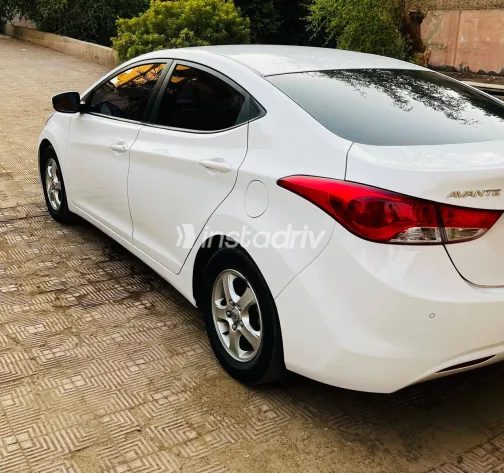 Hyundai Avante 2012 White Automatic Used for Sale in Greater Cairo ( Cairo + Giza) - 10