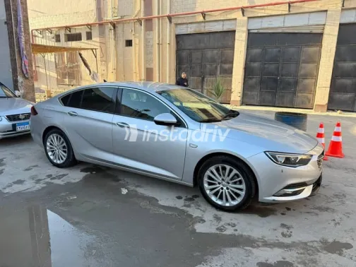 Opel Insignia 2019 Silver Automatic Used for Sale in Mohandessin - 2