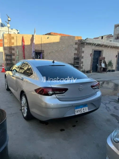 Opel Insignia 2019 Silver Automatic Used for Sale in Mohandessin - 7