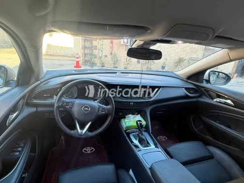 Opel Insignia 2019 Silver Automatic Used for Sale in Mohandessin - 8