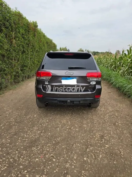 Jeep Grand Cherokee 2014 Gray Automatic Used for Sale in Giza - 3