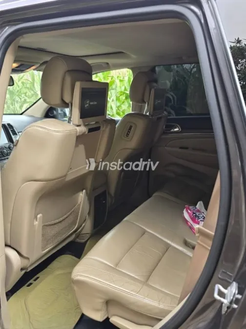 Jeep Grand Cherokee 2014 Gray Automatic Used for Sale in Giza - 8