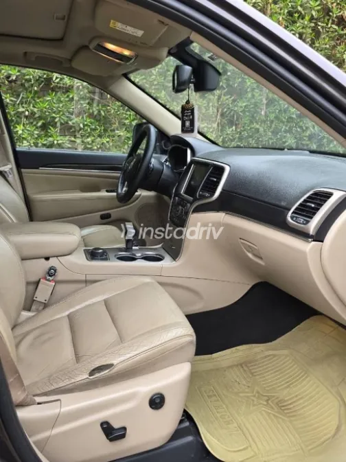 Jeep Grand Cherokee 2014 Gray Automatic Used for Sale in Giza - 10