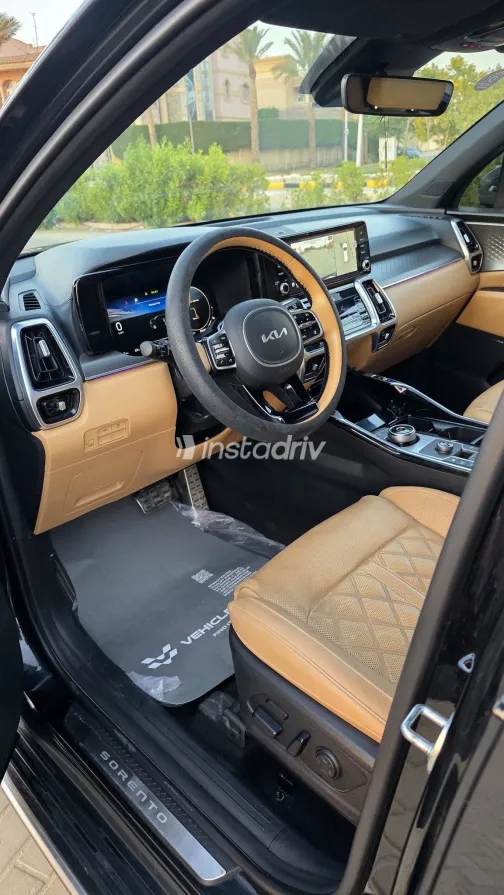 Kia Sorento 2023 Black Automatic Used for Sale in Greater Cairo ( Cairo + Giza) - 5