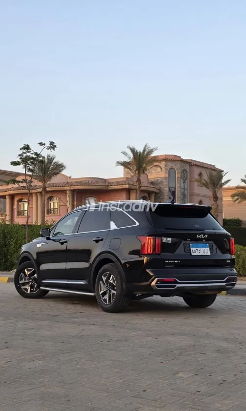 Kia Sorento 2023 Black Automatic Used for Sale in Greater Cairo ( Cairo + Giza) - 9