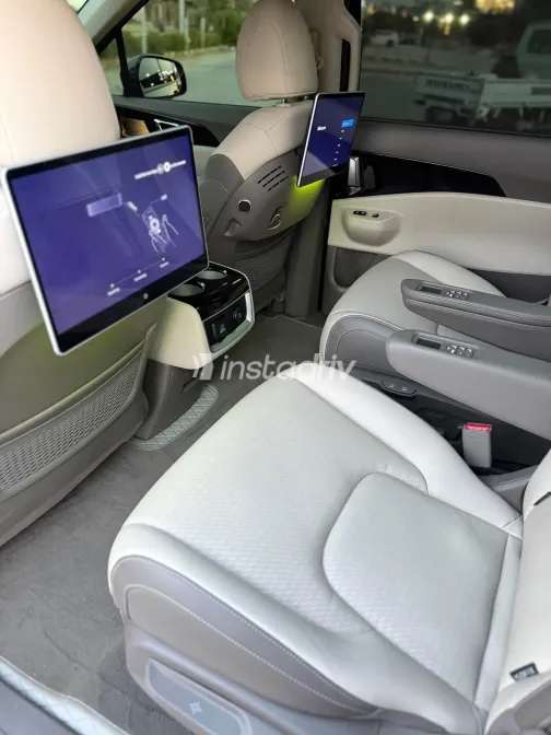 Kia Carnival 2025 Black Automatic Used for Sale in Greater Cairo ( Cairo + Giza) - 8