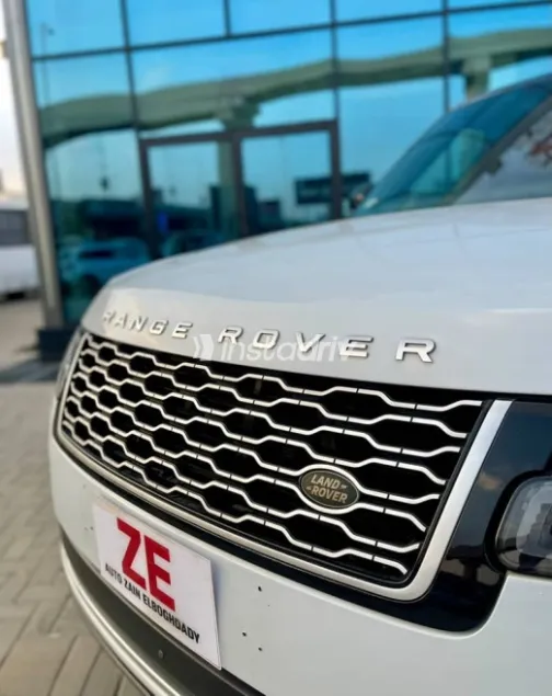 Land Rover Range Rover Vogue 2020 White Automatic New for Sale in Giza - 2
