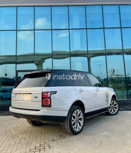 Land Rover Range Rover Vogue 2020 White Automatic New for Sale in Giza - 3
