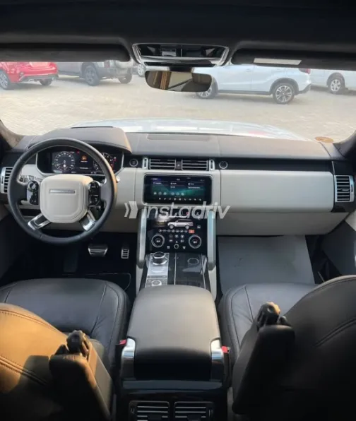 Land Rover Range Rover Vogue 2020 White Automatic New for Sale in Giza - 4