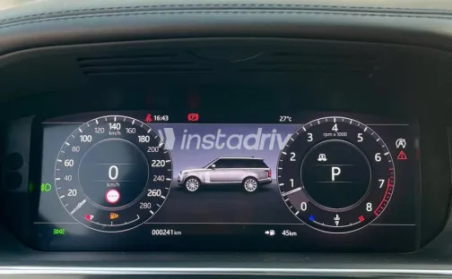 Land Rover Range Rover Vogue 2020 White Automatic New for Sale in Giza - 7