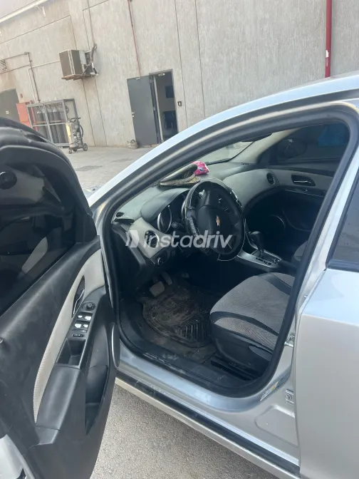 Chevrolet Cruze 2017 Silver Automatic Used for Sale in Greater Cairo ( Cairo + Giza) - 10
