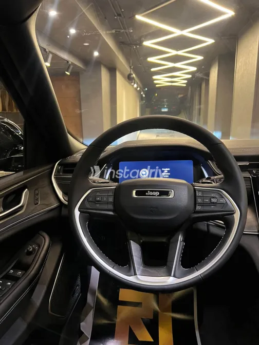 Jeep Grand Cherokee 2024 White Automatic Used for Sale in Greater Cairo ( Cairo + Giza) - 6