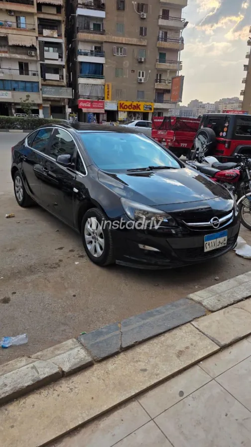 Opel Astra 2019 Black Automatic Used for Sale in Greater Cairo ( Cairo + Giza) - 1