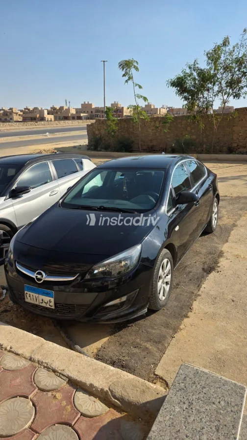 Opel Astra 2019 Black Automatic Used for Sale in Greater Cairo ( Cairo + Giza) - 2
