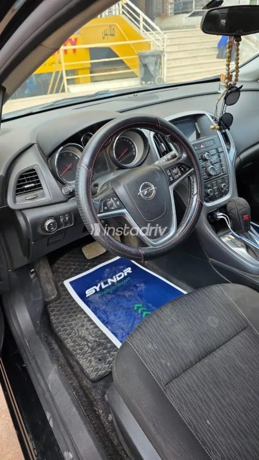Opel Astra 2019 Black Automatic Used for Sale in Greater Cairo ( Cairo + Giza) - 3