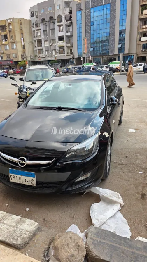 Opel Astra 2019 Black Automatic Used for Sale in Greater Cairo ( Cairo + Giza) - 4