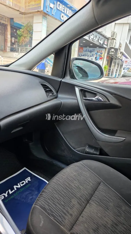 Opel Astra 2019 Black Automatic Used for Sale in Greater Cairo ( Cairo + Giza) - 5
