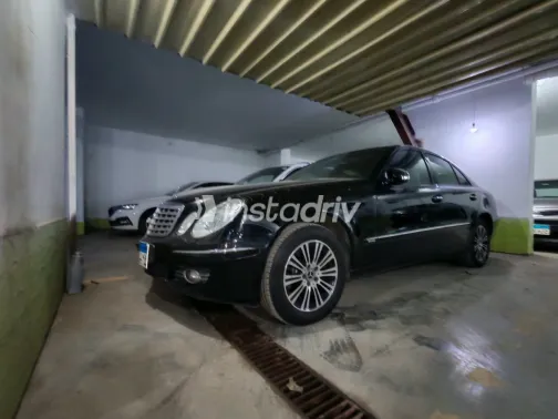 Mercedes E 200 2009 Black Automatic Used for Sale in Greater Cairo ( Cairo + Giza) - 4