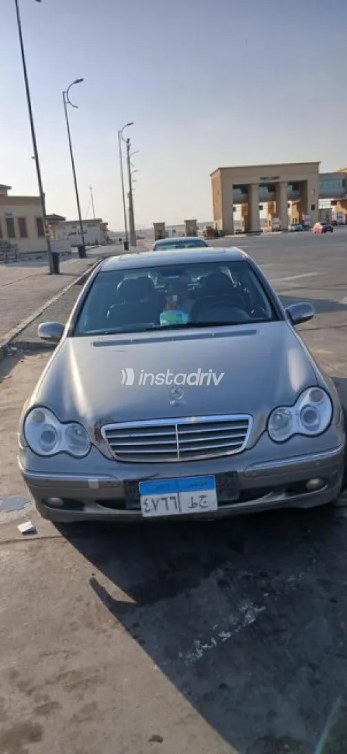 مرسيدس 200 2003 فضي أوتوماتيك مستعملة للبيع في الجيزة - 3