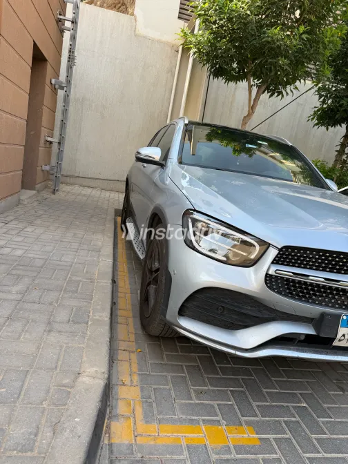 مرسيدس GLC 300 2021 فضي أوتوماتيك مستعملة للبيع في القاهرة الكبرى ( القاهرة - الجيزة) - 1