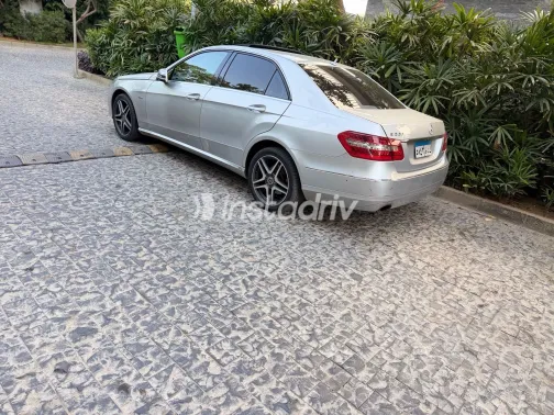 Mercedes E 200 2010 Silver Automatic Used for Sale in Greater Cairo ( Cairo + Giza) - 2