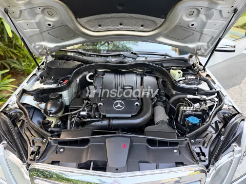 Mercedes E 200 2010 Silver Automatic Used for Sale in Greater Cairo ( Cairo + Giza) - 9