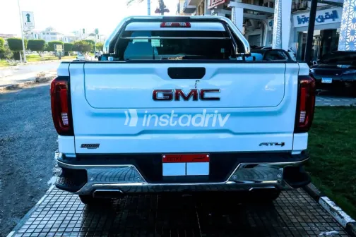 Gmc Sierra 2022 White Automatic Used for Sale in Madinaty - 6