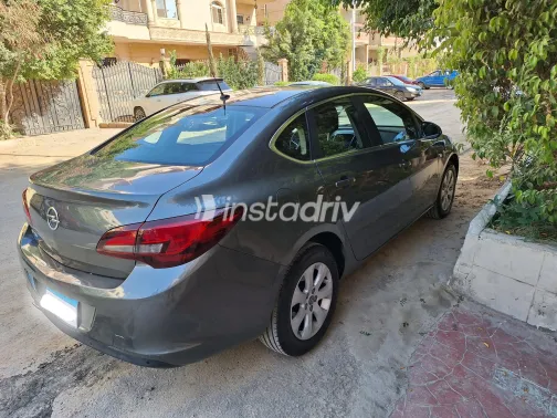 اوبل أسترا 2020 رمادي أوتوماتيك مستعملة للبيع في القاهرة الكبرى ( القاهرة - الجيزة) - 3