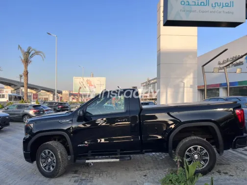 Gmc Sierra 2024 Black Automatic Used for Sale in Greater Cairo ( Cairo + Giza) - 3
