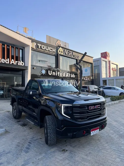 Gmc Sierra 2024 Black Automatic Used for Sale in Greater Cairo ( Cairo + Giza) - 5