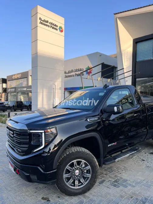 Gmc Sierra 2024 Black Automatic Used for Sale in Greater Cairo ( Cairo + Giza) - 10