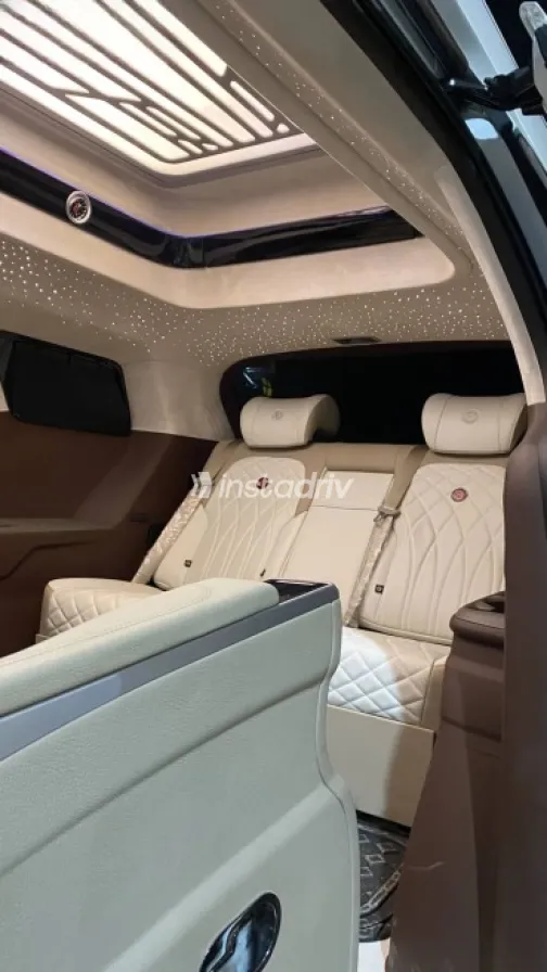 Kia Carnival 2024 White Automatic Used for Sale in Cairo - 7