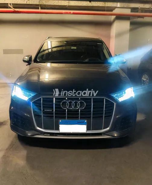 Audi Q7 2021 Gray Automatic Used for Sale in Greater Cairo ( Cairo + Giza) - 4