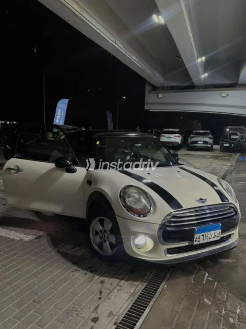 Mini Cooper 2017 White Automatic Used for Sale in Maadi - 1