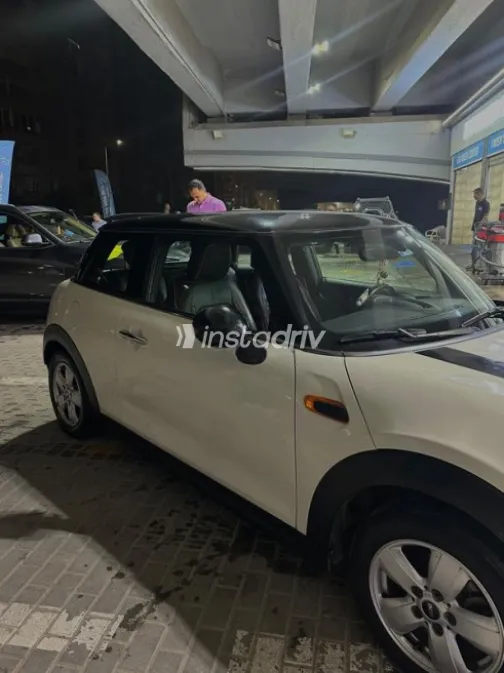 Mini Cooper 2017 White Automatic Used for Sale in Maadi - 4