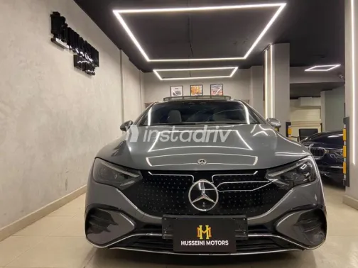 مرسيدس E 350 2022 رمادي أوتوماتيك مستعملة للبيع في القاهرة - 1