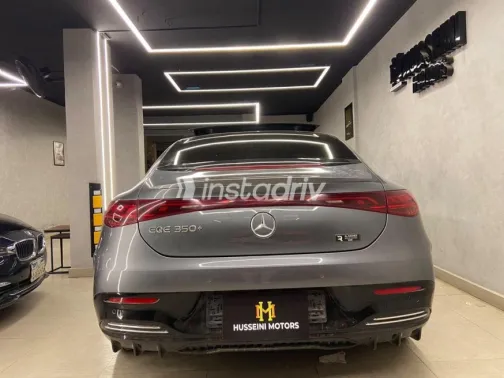 مرسيدس E 350 2022 رمادي أوتوماتيك مستعملة للبيع في القاهرة - 5