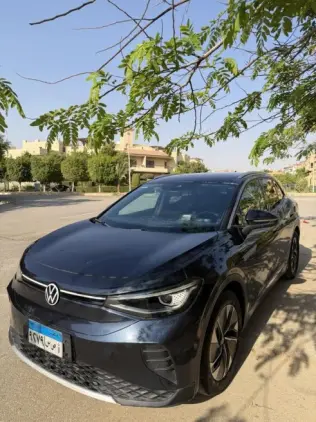 فولكس فاغن اي دي 4 2022 أزرق غامق أوتوماتيك مستعملة للبيع في المقطم