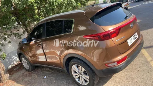 Kia Sportage 2017 Bronze Automatic Used for Sale in Sheikh Zayed City - 4