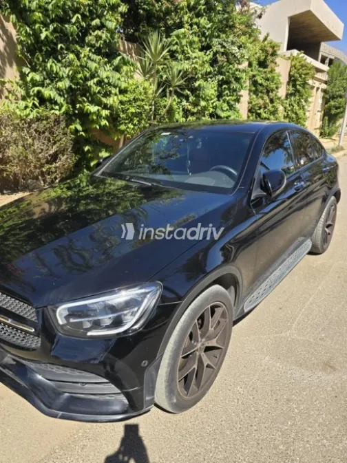 مرسيدس GLC 300 2023 أسود أوتوماتيك مستعملة للبيع في القاهرة - 2