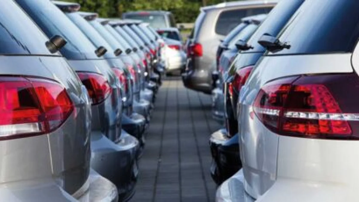 Expert: Car Prices Need 5 Months to Drop After Dollar Decline