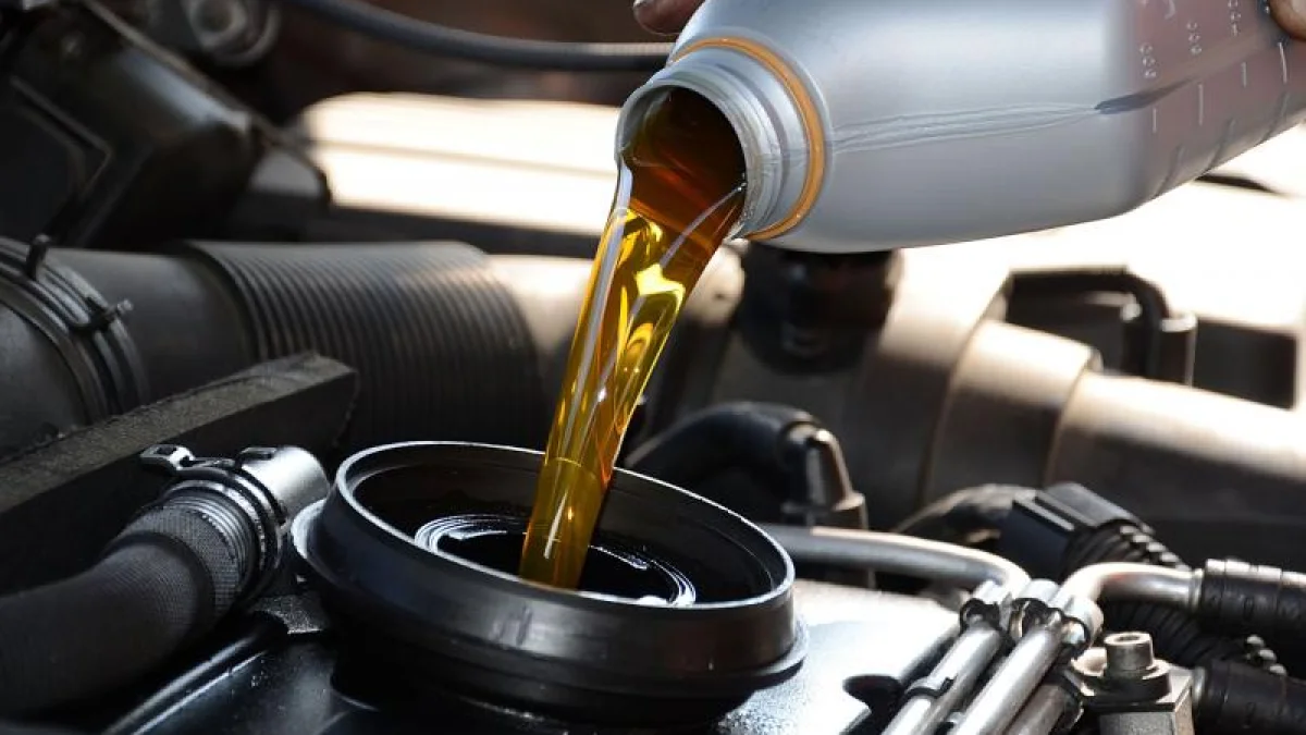 Beware of Cheap Price and Bulk Containers: 4 Signs That Reveal Fake Engine Oil Before Purchase