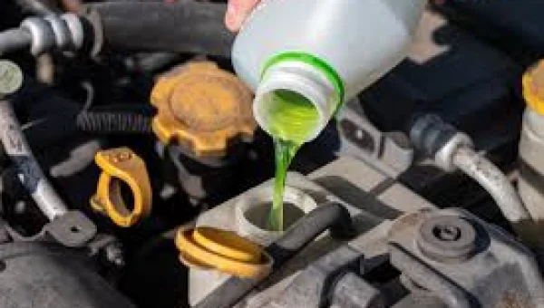 Radiator Coolant Constantly Dropping? Small Signs That Could Save Your Engine